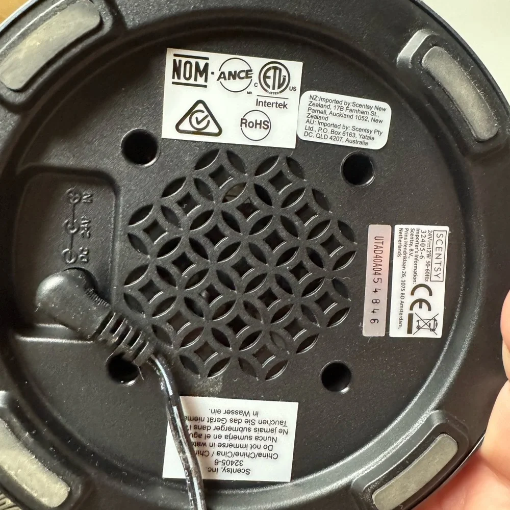 Scentsy Black Electric Wax Warmer Base with Decorative Vent Pattern - Picture 3 of 5